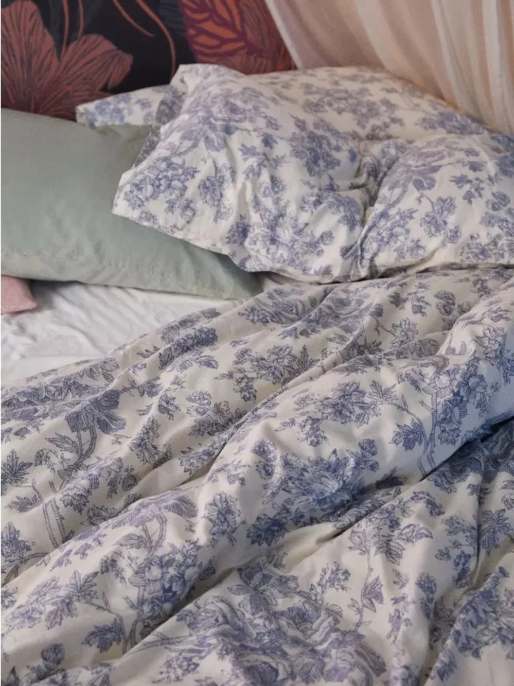 Blue Floral Cotton “Toile” duvet cover